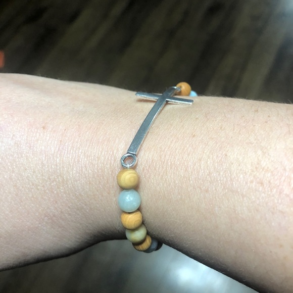 Handmade Amazon night sandalwood crossbar bracelet - Picture 3 of 3